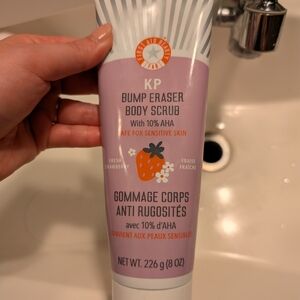 KP Bump Eraser Body Scrub